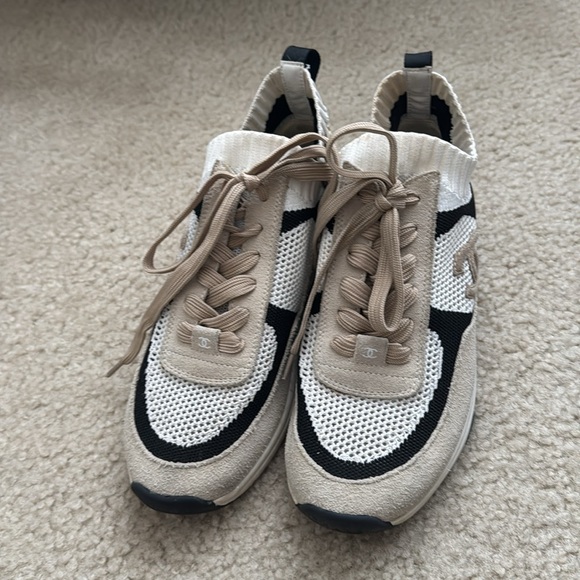 Chanel interlocking CC logo sneakers - Picture 2 of 6